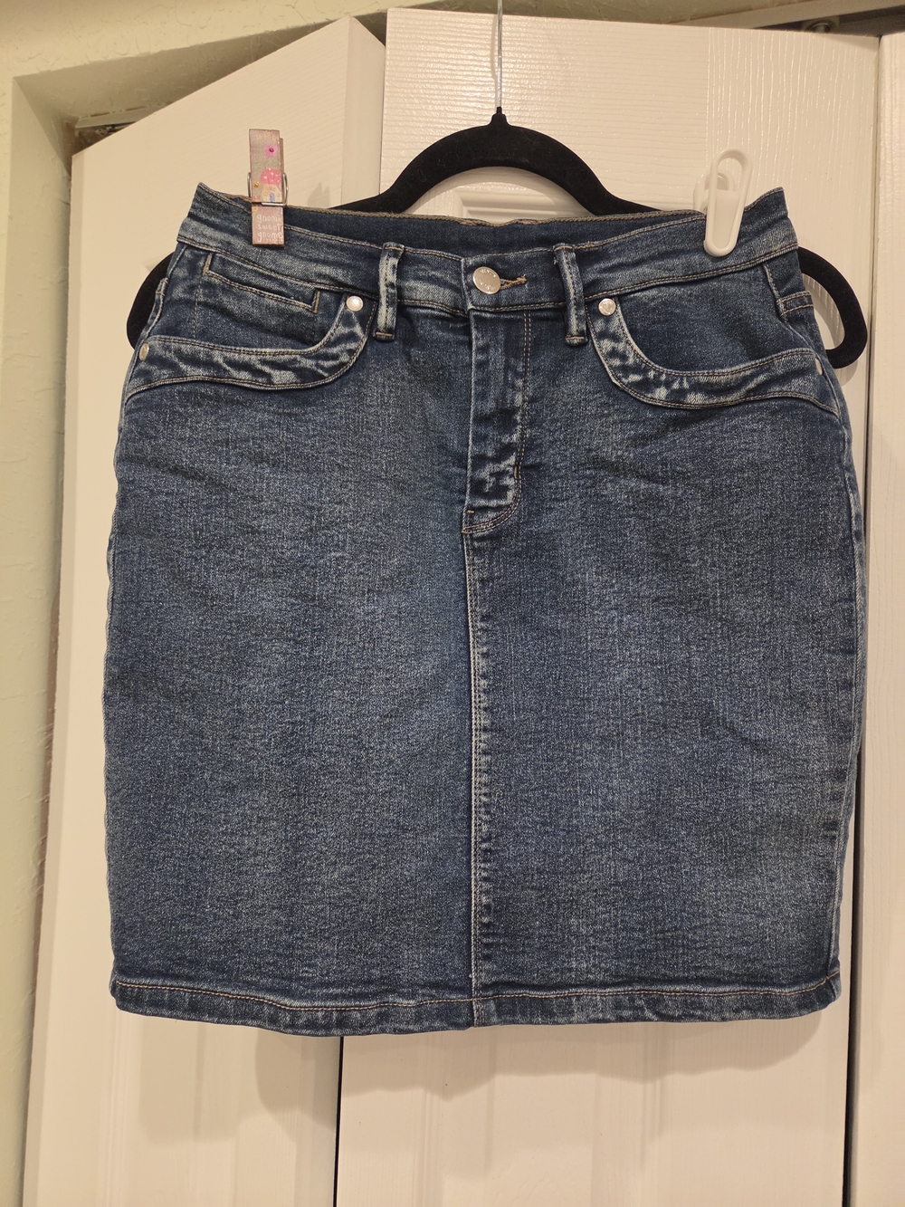 VENUS Dark Blue Denim Skirt with Contrast Topstitching